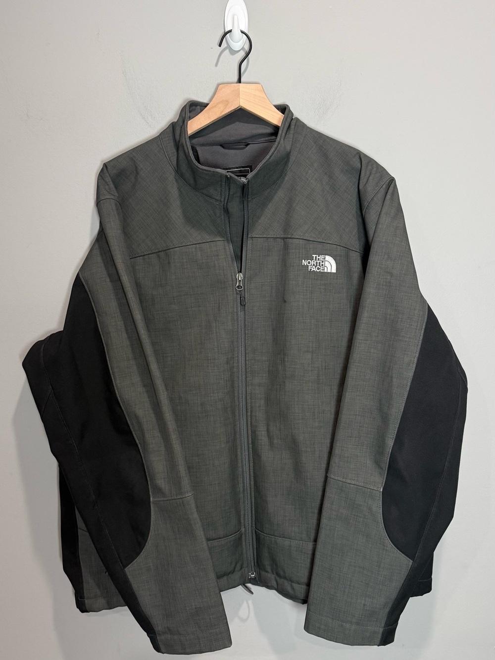 The North Face Men’s XXL Gray Fleece Lined Softshell Jacket Full Zip